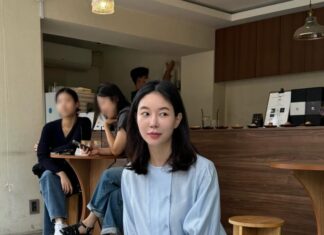 10 Simple Yet Striking Ways to Revamp Your Old Jeans and Look Youthful