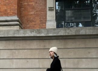 3 Tips to Choose Stylish Tights That Won’t Be Perceived as Tacky or Inappropriate