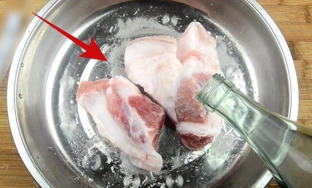 Soak Meat in Tepid Water to Hasten Defrosting and Preserve Nutrients