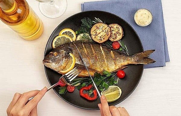 “5 Types of People Who Should Avoid Eating Fish”