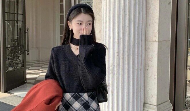 “Petite Fashion Formula: The 1-2-2 Guide to Looking Tall and Stylish This Tet Holiday”