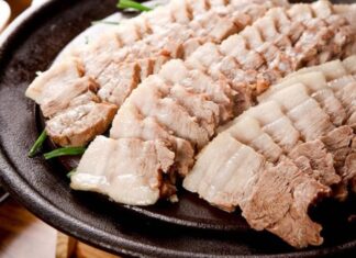 The Ultimate Guide to Boiling Meat: A Surefire Way to Eliminate Odor and Enhance Flavor