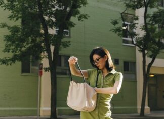 The Ultimate Guide: 10 Ways to Style Your Outfit for a Chic and Captivating Short-Haired Look