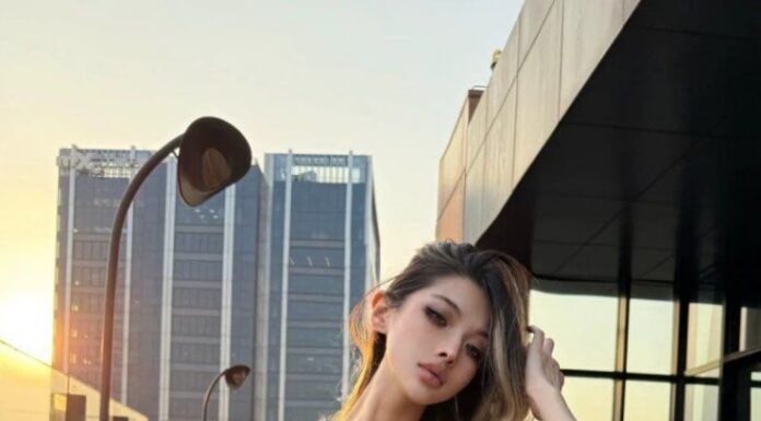 5 Outfits to Avoid if You Want to Maintain a Sophisticated and Professional Image at Office Parties