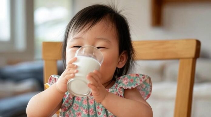 The Best Time to Drink Milk: Morning or Night? Uncover the Surprising Truth and Maximize Nutrition.