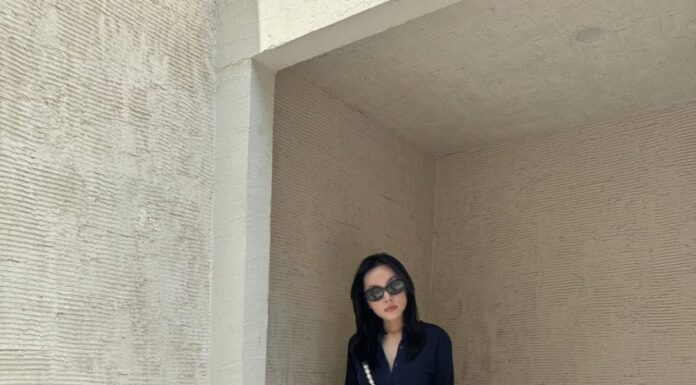 4 Navy Blue Outfits That Are Simple Yet Sophisticated and Will Make You Stand Out