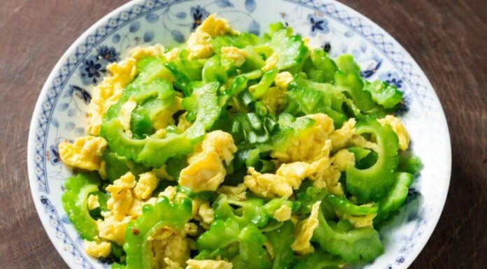 The Secret to Perfectly Crisp and Bitter Melon Stir-fry: A Simple Trick for a Delicious Dish