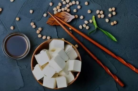 “Tofu: A Nutritional Powerhouse, But Beware If You Fall Into These Three Categories”
