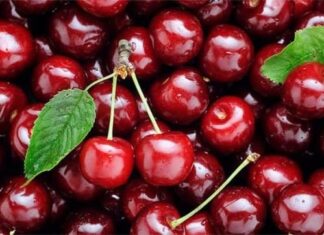 4 Super Fruits to Ease Your Period: Blood-Boosting, Detoxing, Anti-Aging, and Uterus-Cleansing Powerhouses