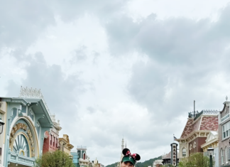 Exploring Disneyland Hong Kong with Đàm Thu Trang and Her Children