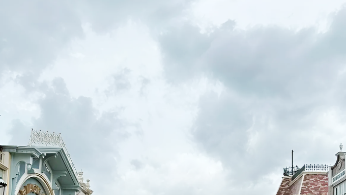 Exploring Disneyland Hong Kong with Đàm Thu Trang and Her Children