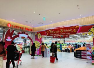 “Lotte Mart: Grand Festive Shopping Extravaganza”