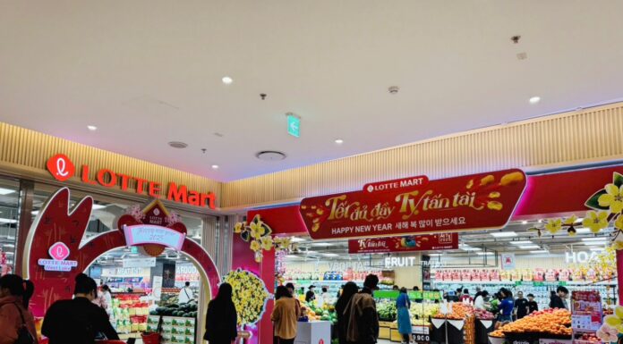 “Lotte Mart: Grand Festive Shopping Extravaganza”