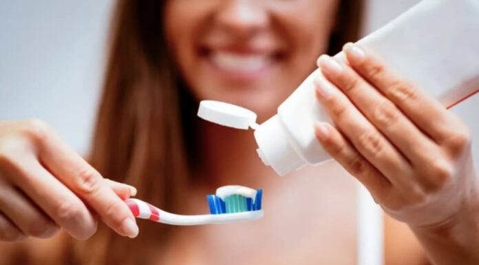 5 Toothbrushing Mistakes That Are Ruining Your Teeth – Are You Guilty?