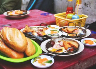 The Ultimate Guide to Saigon’s Top 5 Pan-Fried Bread Delights: Unveiling the Secret Recipes that Keep Customers Lining Up