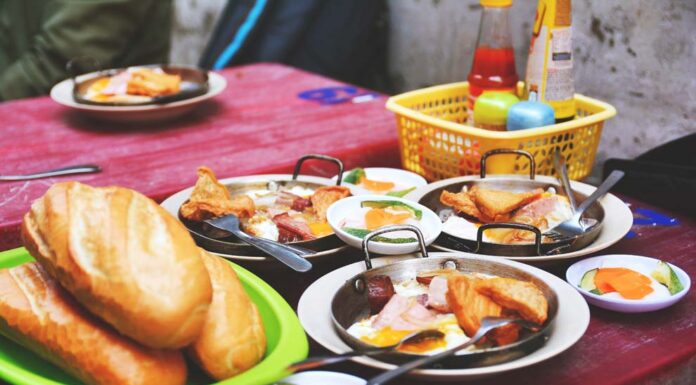 The Ultimate Guide to Saigon’s Top 5 Pan-Fried Bread Delights: Unveiling the Secret Recipes that Keep Customers Lining Up