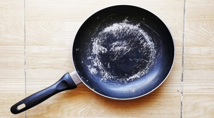 “Old Pan, New Tricks: Revive Your Non-Stick Wonder with a Few Drops of Magic”