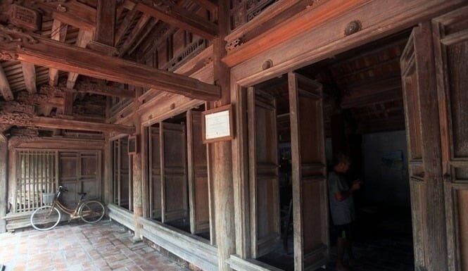 The Ancestors’ Words Ring True: “A House with Two Doors Brings Chaos to Both Wealth and Health” — What are these Two Doors of Woe?