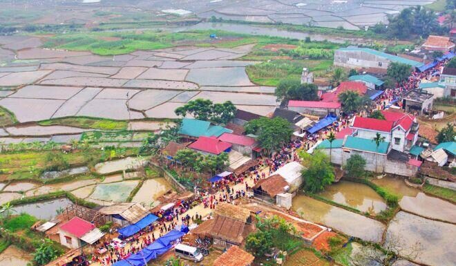The Mystical Bazaar in the Heart of Thanh Hoa: A Cashless Trading Tradition that has Thrived for Over a Century