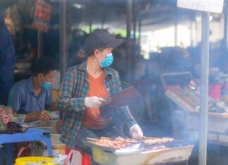 A Rustic Treat: The 500-Year-Old Market, a Culinary Journey Just 50 km from Hanoi.