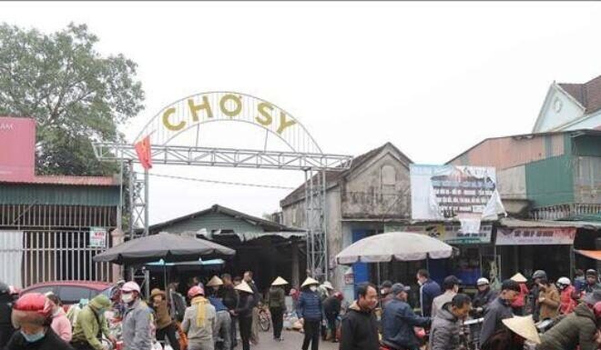 The Ancient Fair of Nghe An: A Bustling Hub of Activity and Nostalgic Memories for Generations.