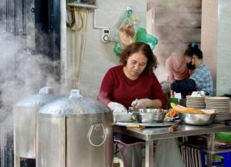 The Michelin-Starred Vietnamese Restaurant: Explore 4 Other Delicious Spots in Hanoi for Equally Tasty Treats!