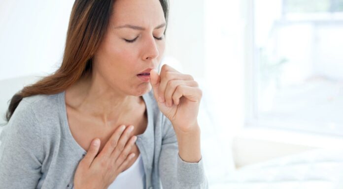 “Persistent Cough and Flu: Beware of These 4 Overlooked Signs of Lung Cancer”