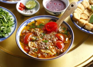 The Perfect Bowl of Bún Riêu Cua: A Culinary Delight