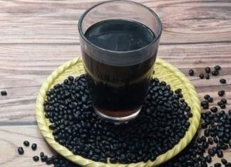 “The Ultimate Guide to Tender, Fall-Off-The-Bone Black Bone Marrow Soup”