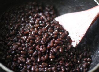 The Tea Seller’s Secret: The One-Step Method to Soft, Fragrant Black Beans in 10 Minutes