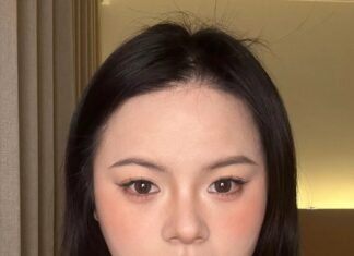 “The Ultimate 4-4 Fringe Formula: A Transformative Hairstyle for Ladies with Wide and High Foreheads”