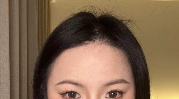 “The Ultimate 4-4 Fringe Formula: A Transformative Hairstyle for Ladies with Wide and High Foreheads”