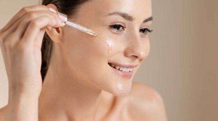 4 Expert Tips to Choose a Specialized Eye Cream for Hydrating and Nurturing Sensitive Skin