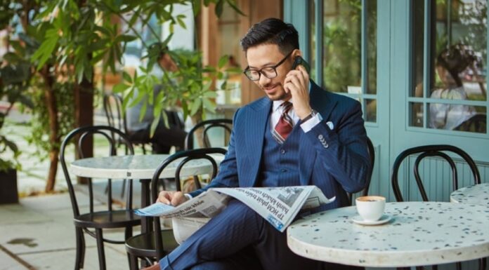 10 Signs of a Wealthy, Prosperous Man Who Adores His Wife and Children: What Women Should Know