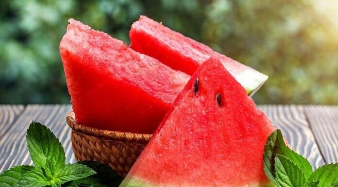 “6 People Who Should Steer Clear of Watermelon”
