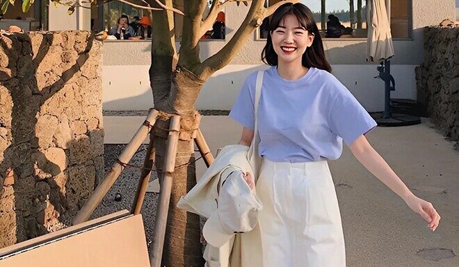 “Don’t Let Cheap T-Shirts Ruin Your Elegance: 3 Styles of T-Shirts That Women in Their 30s Should Avoid”