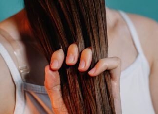 “4 Amazing Benefits of Hair Oil for a Luscious, Flowing Mane”