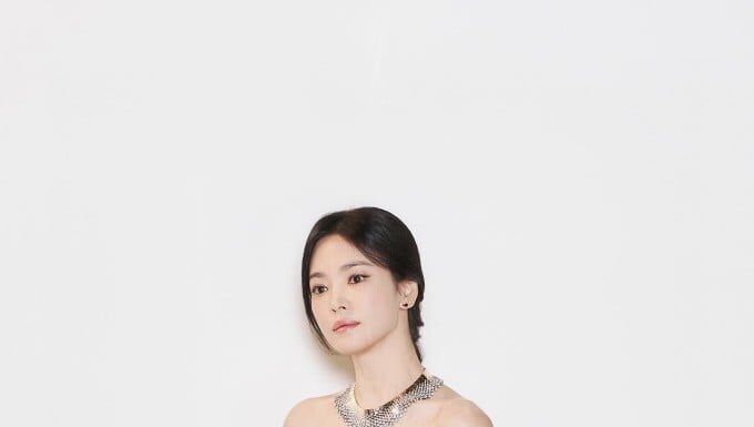 The Secret to Song Hye Kyo’s Slender Figure: Unveiling Her Simple Diet Tips and Tricks