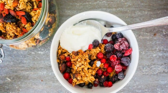 4 Snacks to Help You Lose Weight and Get Glowing Skin for the Holidays