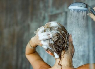 “Shocking Revelation: A Common Shampoo Ingredient May Cause Hair Loss, Say Doctors: The Dark Side of ‘Natural’ Products.”