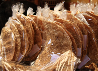 The Ultimate Guide to the Art of Northern Vietnamese Rice Crackers: A Delicacy with a Misleading Name and a Labor-Intensive Process