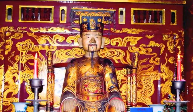 The Enigmatic Mausoleum of the Dinh King: A Mountainous Monument to a Unifier of Nations.