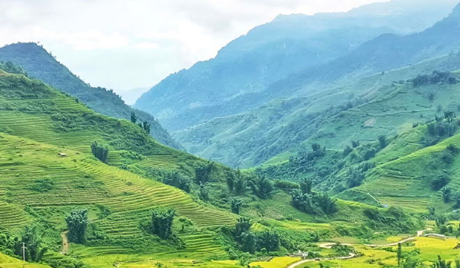 Unveiling the Highlands: A 200km Escape from Hanoi to a European-Esque Mountainous Retreat, with a Twist of Adventurous Cuisine.