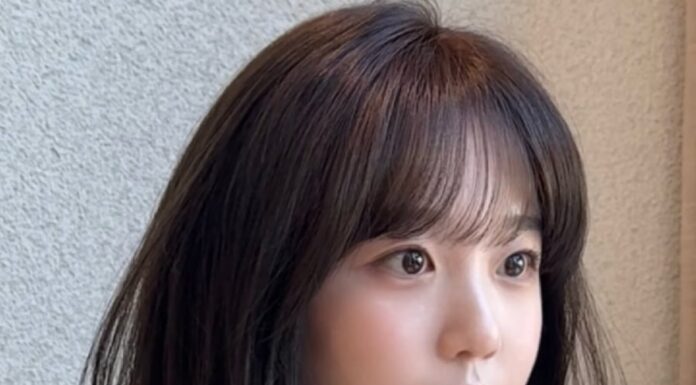 4 Curly Hairstyles with Flipped Ends That Are Trending Right Now