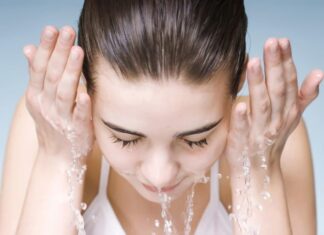 5 Morning Habits for Glowing, Youthful Skin