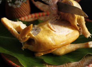 “The Ultimate Guide to Perfectly Boiled Chicken: Achieve Tender and Flavorful Results Every Time”