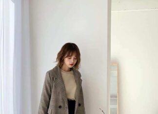 The Ultimate Guide for the Elegant Woman: 5 Minimalist Wardrobe Essentials for the Over-30 Sisterhood