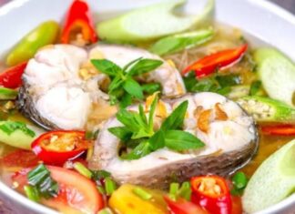 “The Ultimate Guide to Cooking Fish Soup: Cold or Hot Water? Discover the Secret to a Delicious, Tender, and Non-Fishy Dish”