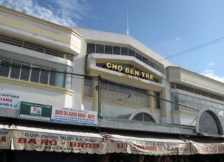 A Labyrinth of Delights: The Century-Old Market in the Heart of Coconut Country