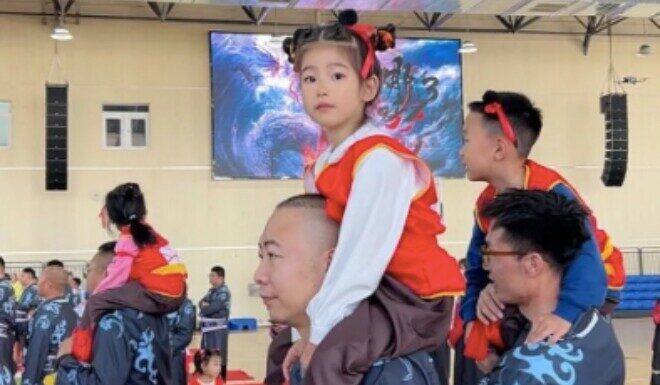 The Man With 9 Years of Full-Time Fatherhood: An Apron is Also a Medal of Honor